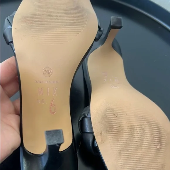 Mix No. 6 Black Heeled Shoes with Braided Detail - Picture 2 of 3